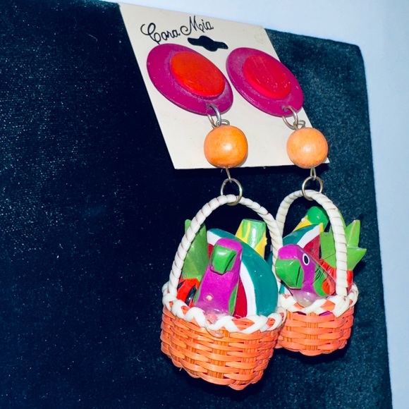 Cara Mia - vintage 90s Tropical Fruit Basket with Parrot, Post earrings - Picture 3 of 7